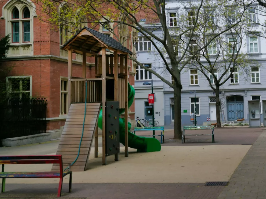 Drága lesz cigicsikket eldobni az ausztriai játszótereken
