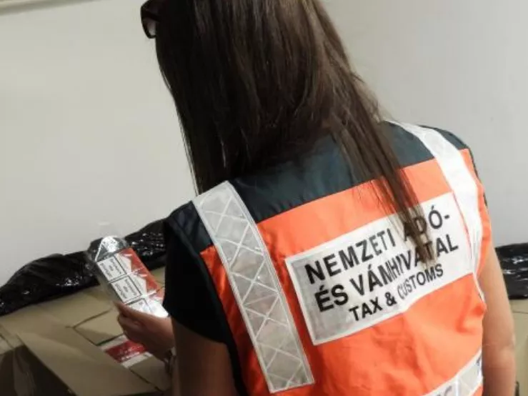800 millió forint értékű illegális cigarettát foglalt le a NAV