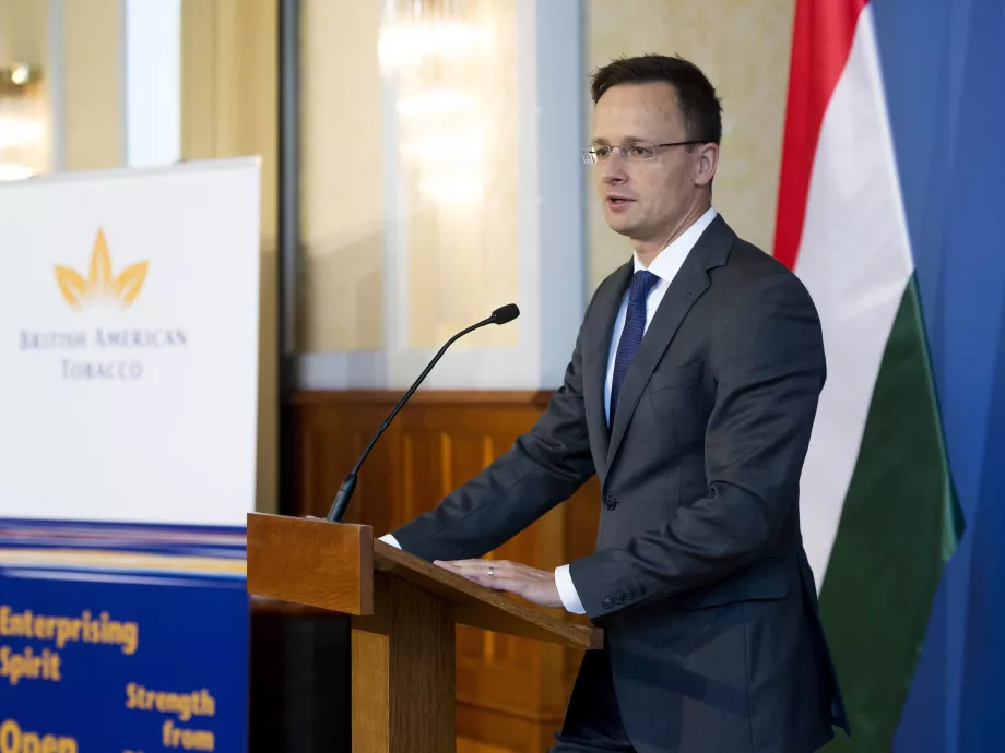 Újabb hárommilliárd forintot fektet be a BAT Pécsett