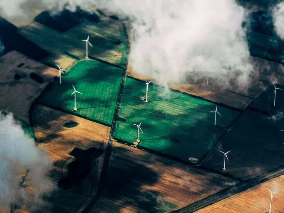 Füstmentesség a cél az energiaszektorban, valamint az autó- és dohányiparban